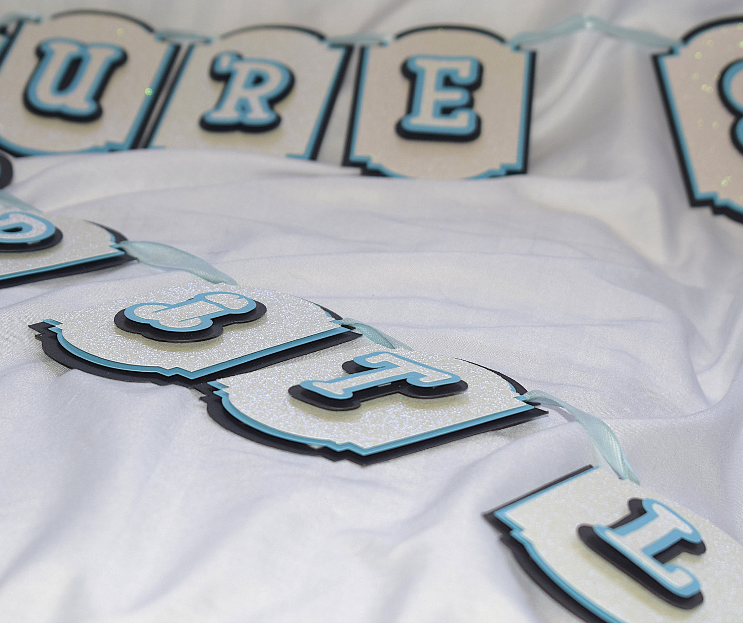 Pop it like you’re single (Bachelorette)